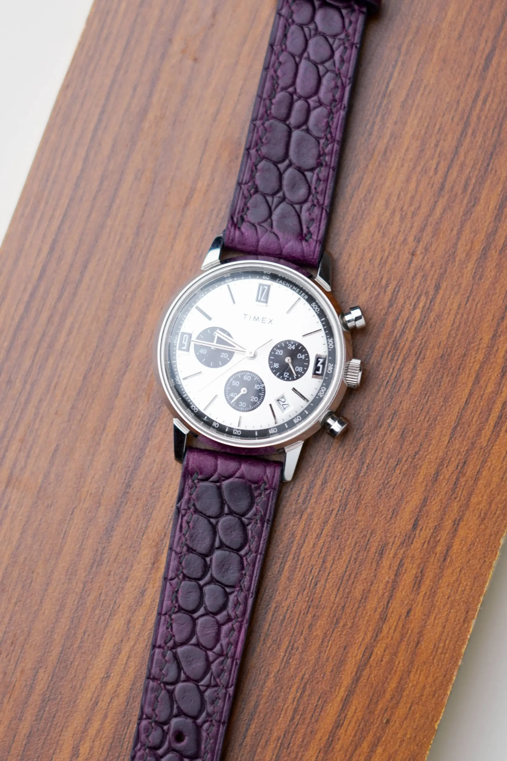 antares croco embossed round pattern watch antares croco embossed round pattern watch